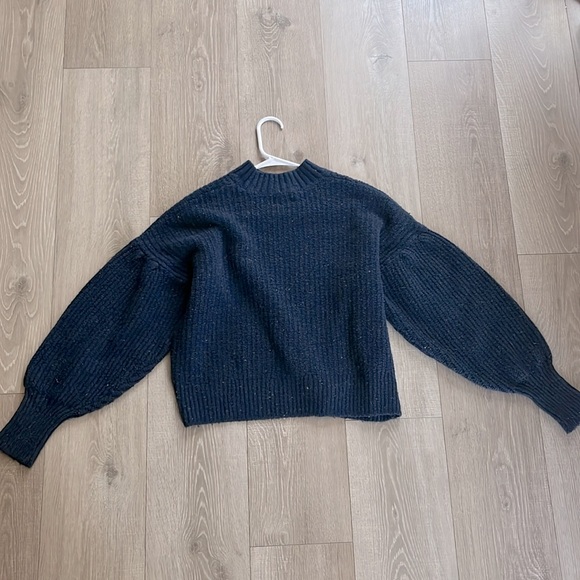 This is a super cute dark blue sweater from old navy - Picture 4 of 4